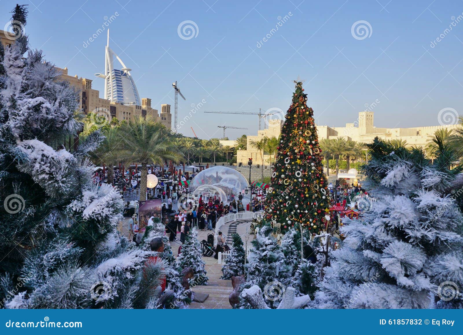 Christmas Decorations and Tree online in Dubai 2021 | YATAI
