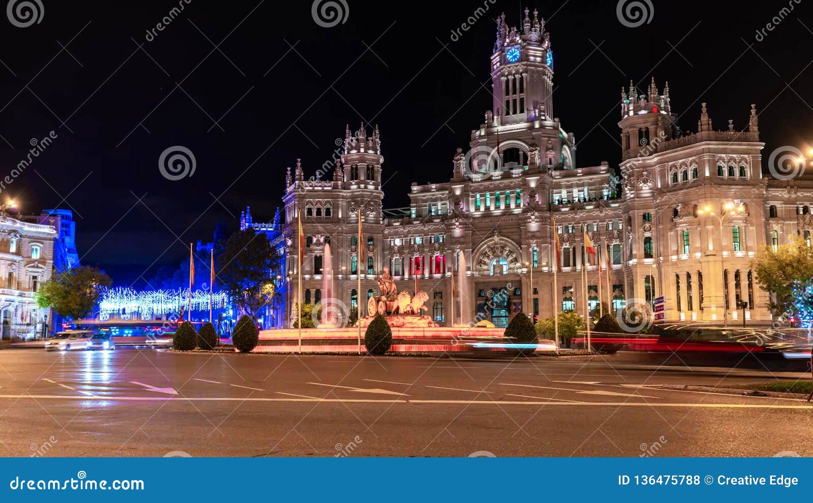 Madrid A Natale.Christmas Decorations And Lights In Madrid By Night Stock Photo Image Of Downtown Famous 136475788