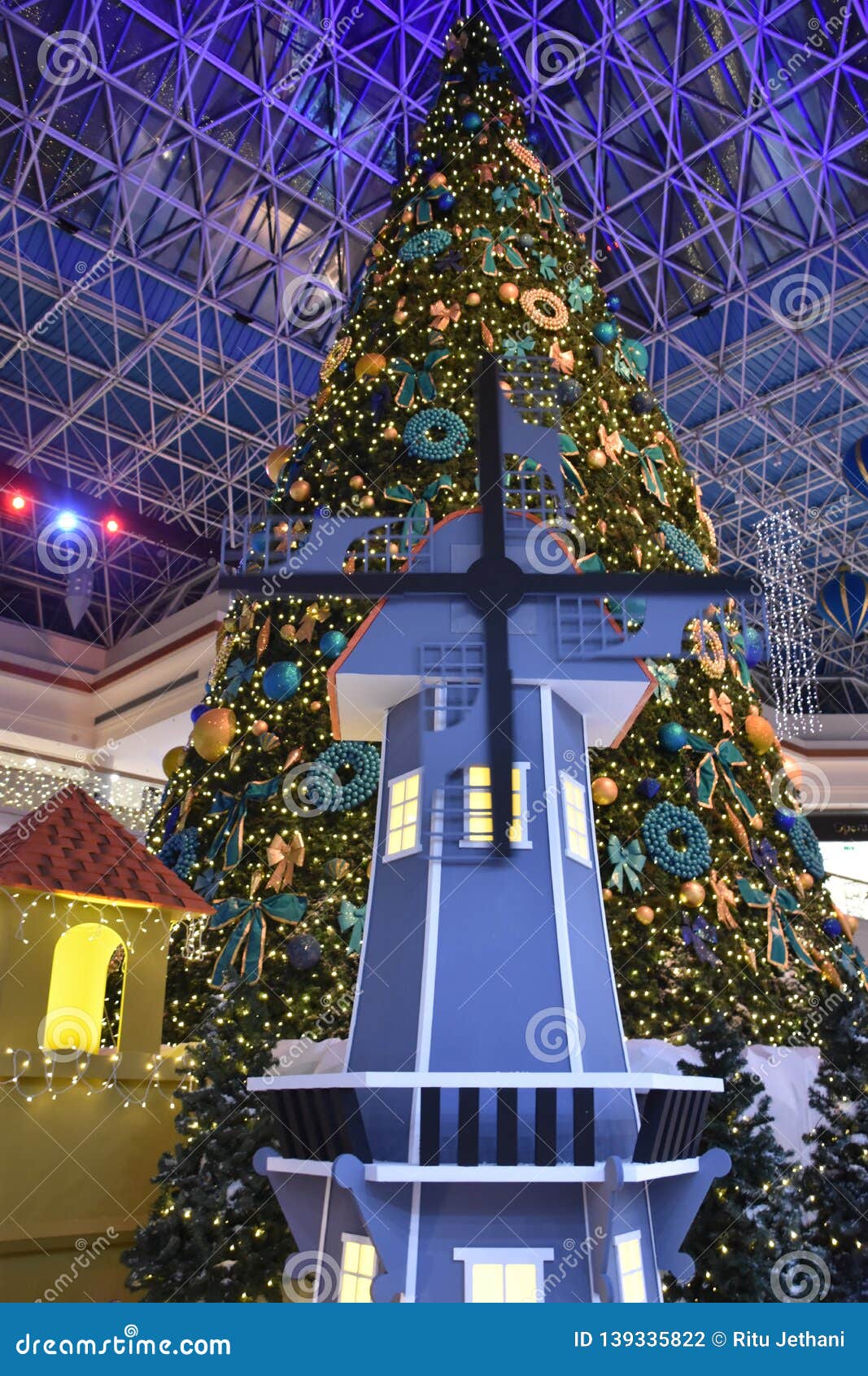 Christmas Decorations at the Wafi Mall in Dubai, UAE Editorial ...