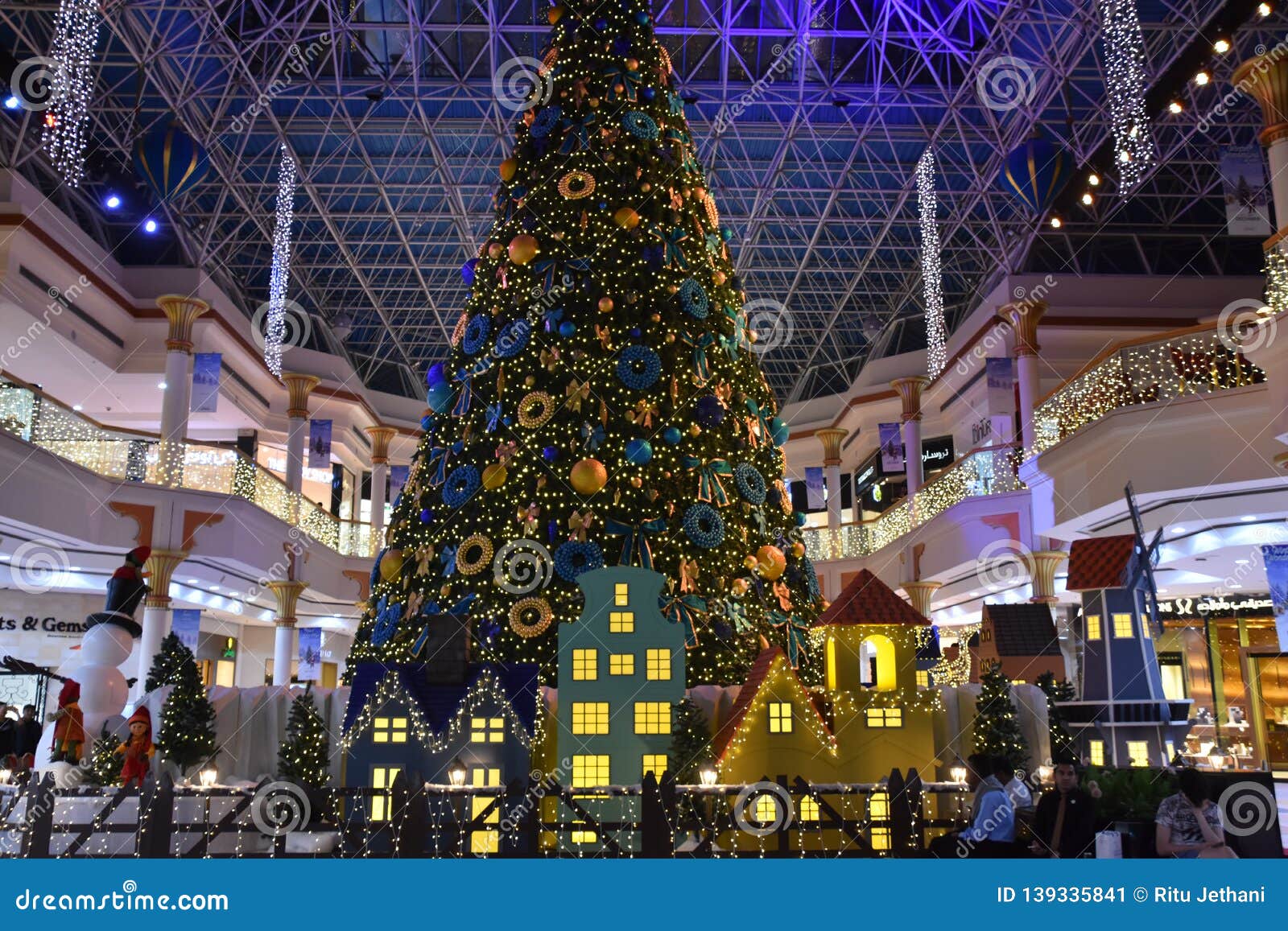 Christmas shopping and fanfare in full swing across UAE | Lifestyle-photos  – Gulf News