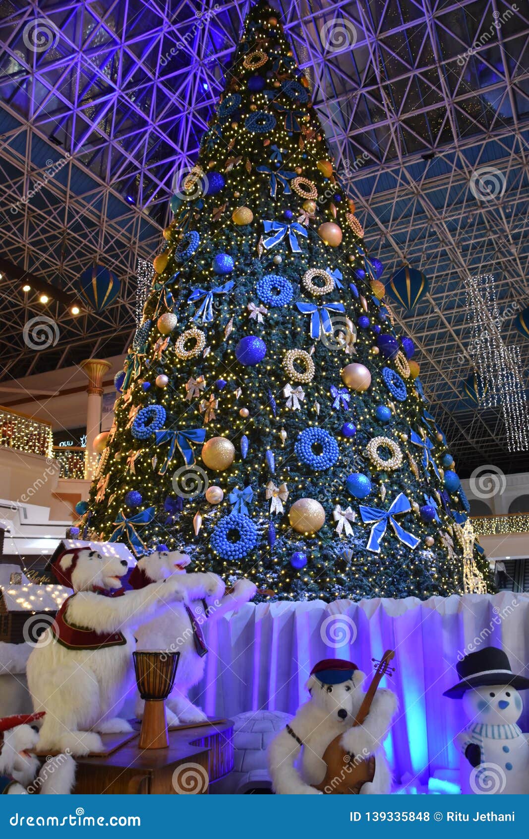 Christmas Decorations at the Wafi Mall in Dubai, UAE Editorial ...