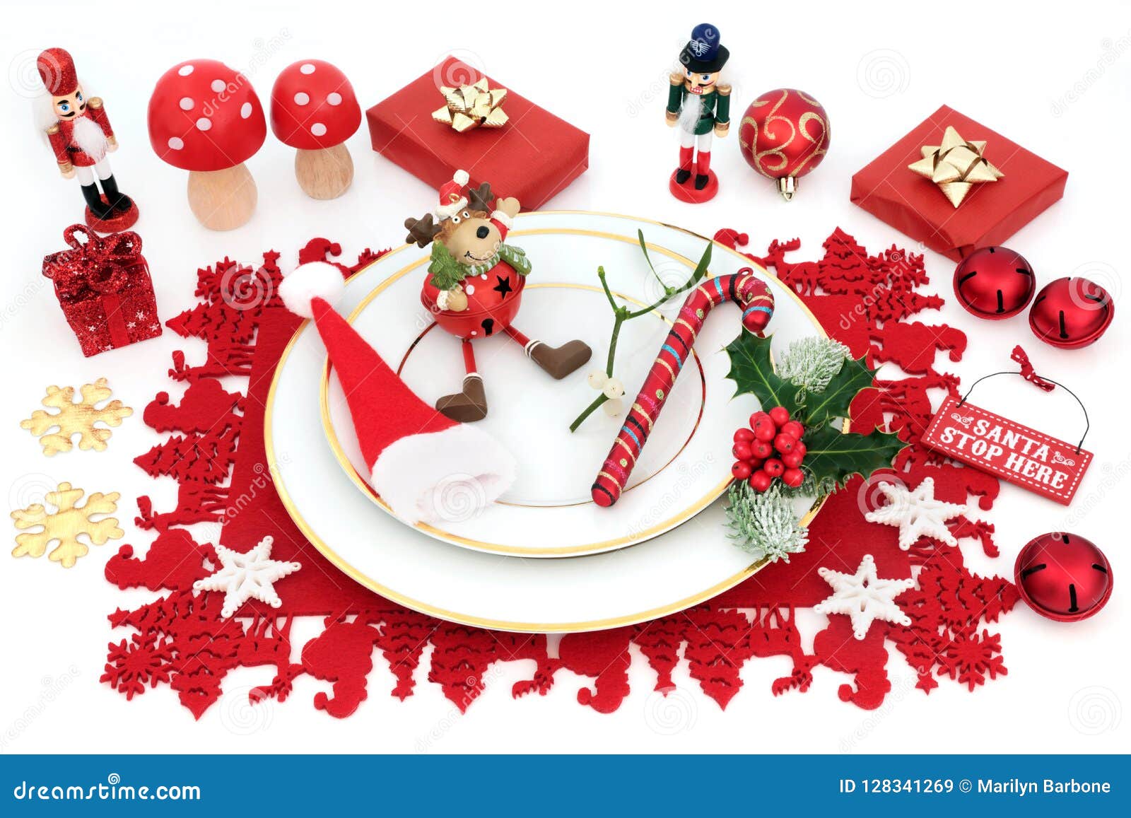 Christmas Dinner Place Setting Stock Image - Image of season, festive