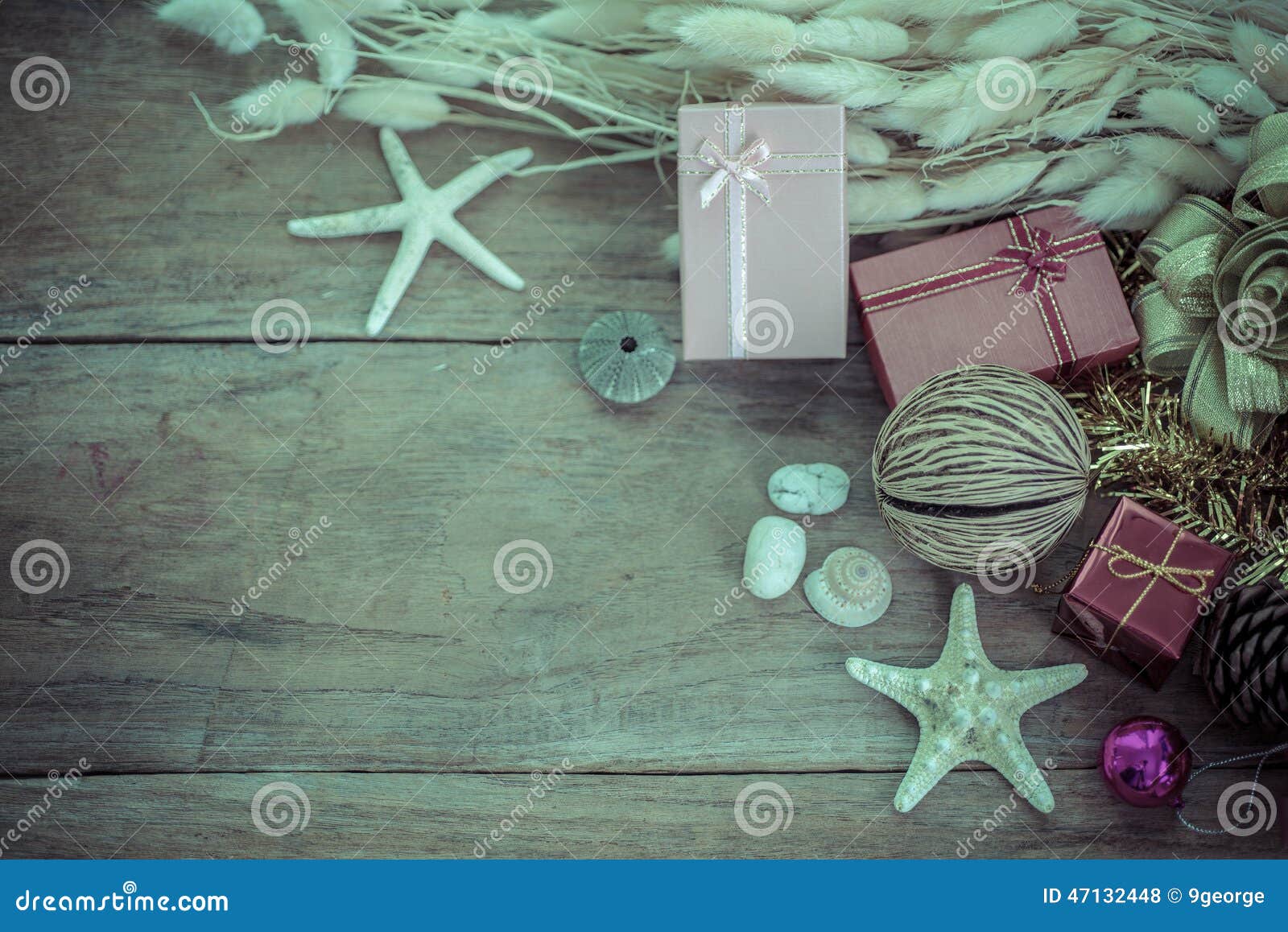 Christmas Garland on Rustic Wooden Background with Copy Space Stock ...