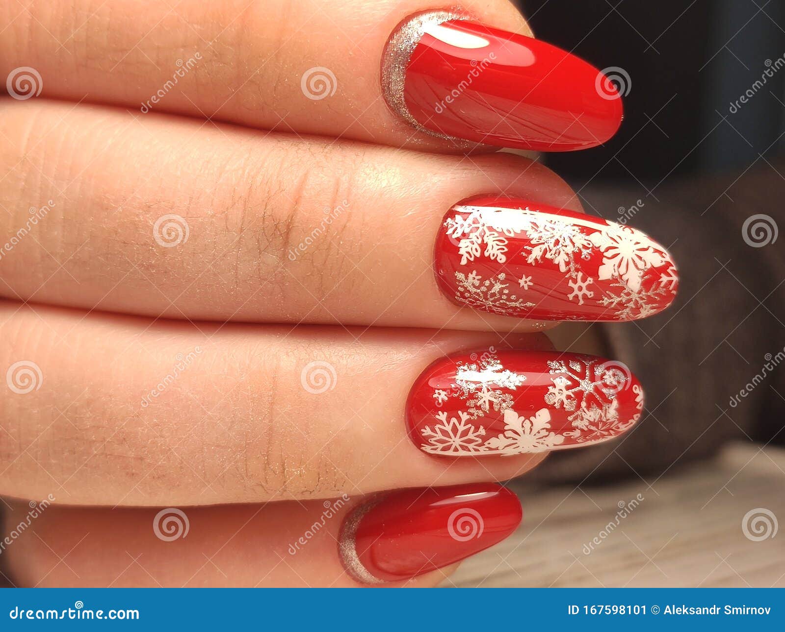 Christmas Gel Nail Design,Woman Hand Manicure Painting Sparkling Foils ...