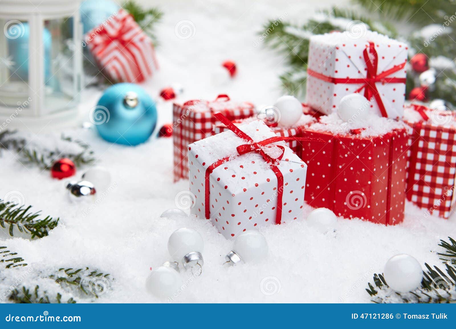Christmas gift on snow stock photo. Image of passing 47121286