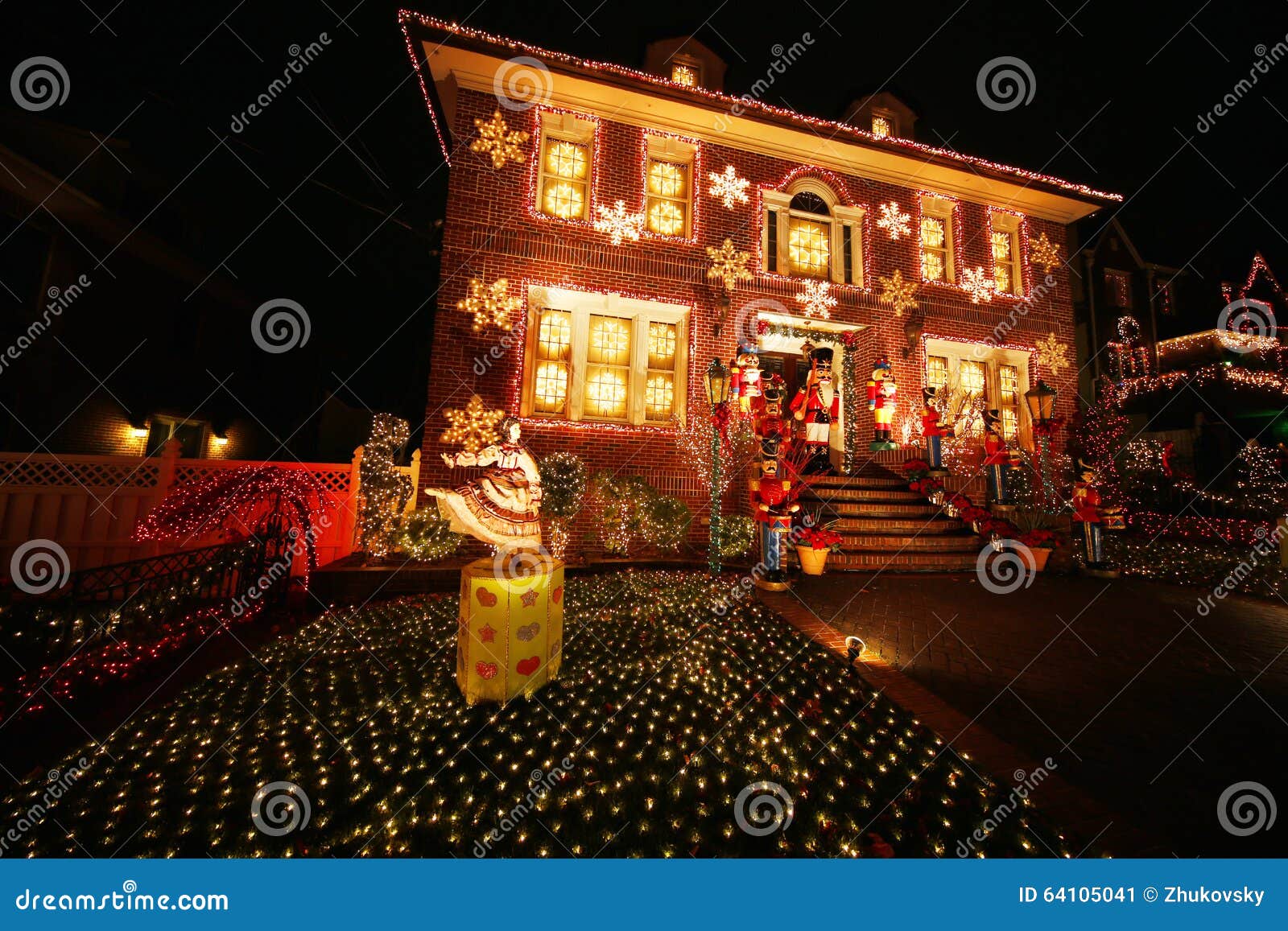 Christmas House Decoration Lights Display In Brooklyn Editorial Photo Image Of Evening Holiday 64105041