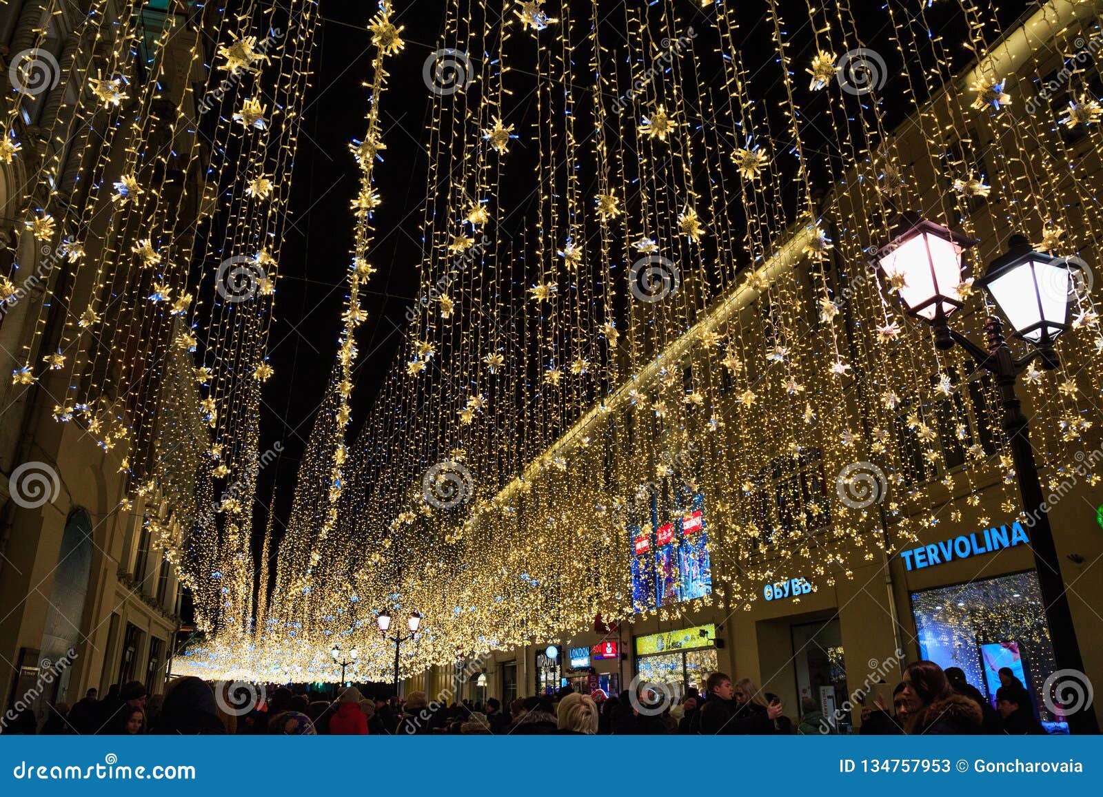 Christmas on City Street. Editorial Stock Photo - Image of electric, cityscape: 134757953