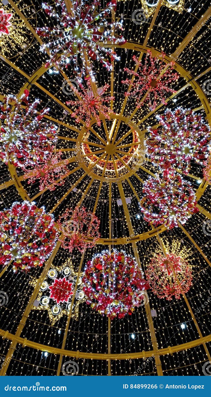 Christmas lights editorial photo. Image of puente, christmas 84899266