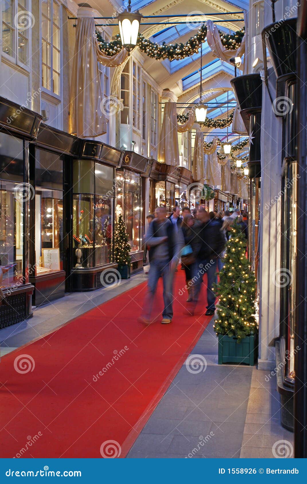 Christmas shopping. Christmas shoppers in a passage in London