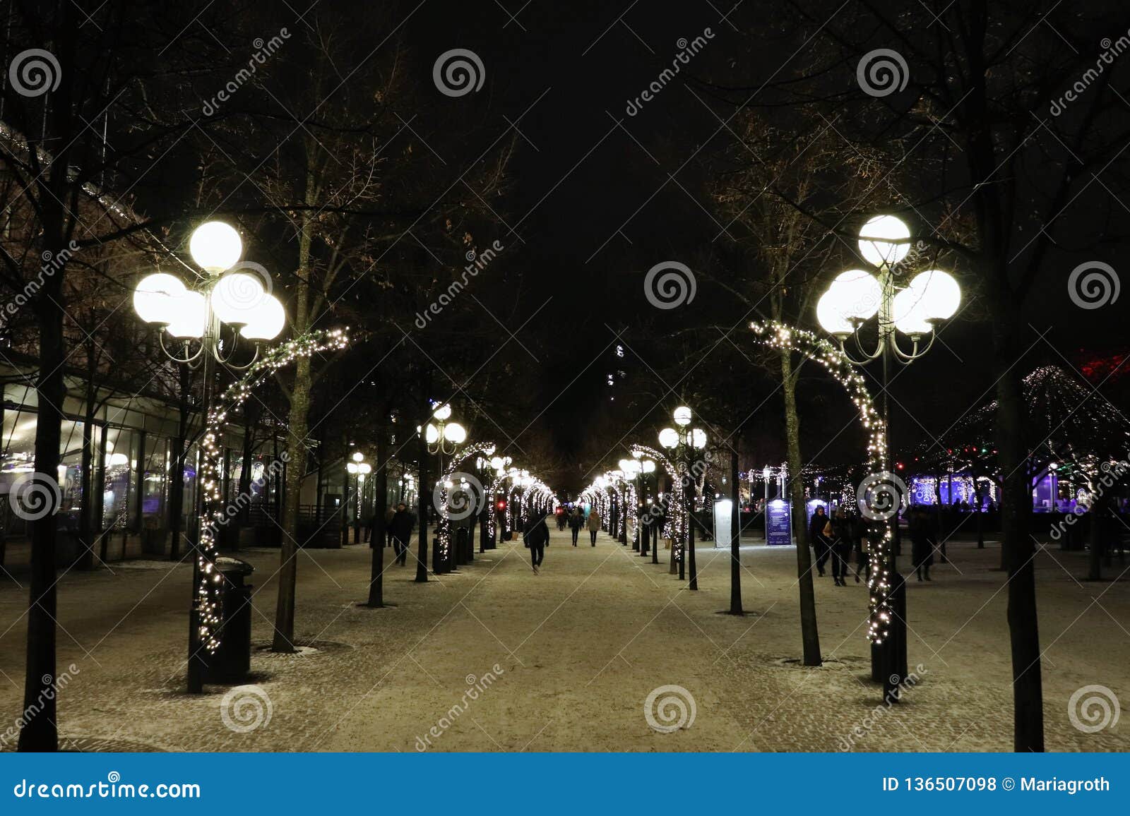 christmas spirit in kungstrÃÂ¤dgÃÂ¥rden in stockholm
