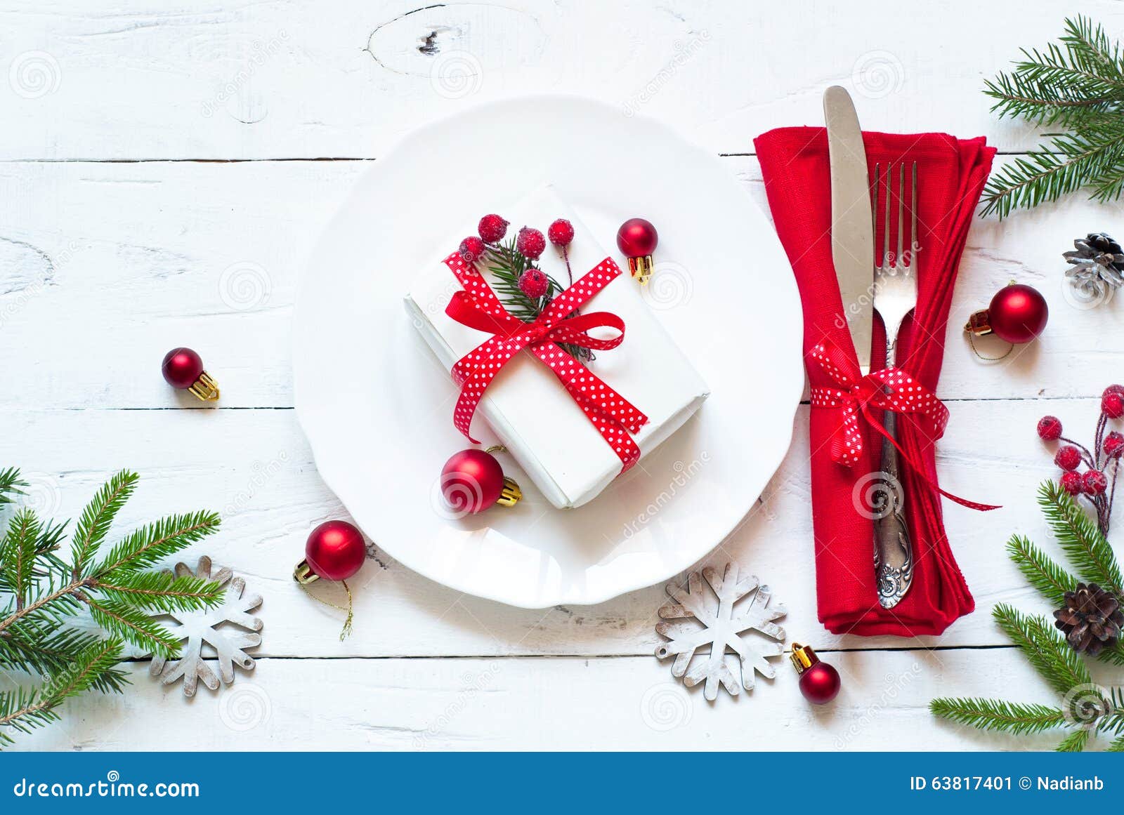 Christmas table setting stock image. Image of fork, dinner - 63817401