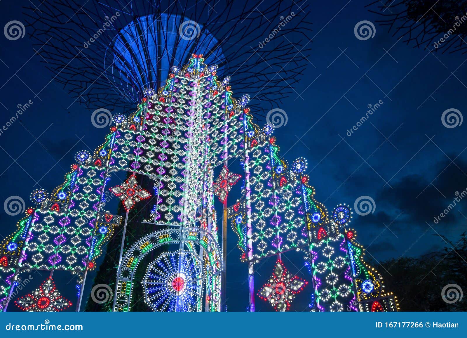 Christmas Wonderland 2019 At Singapore`s Gardens By The Bay Editorial Photo - Image of festive ...