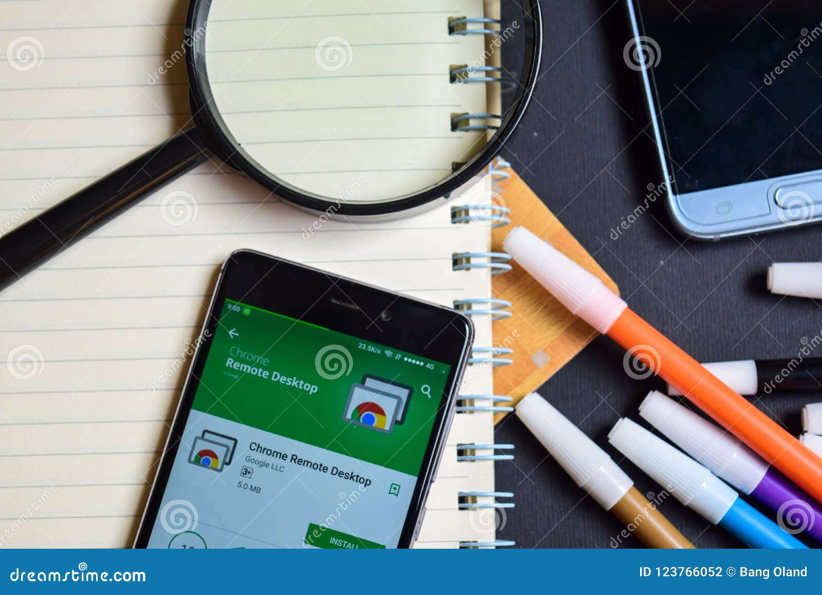 Chrome Remote Desktop App On Smartphone Screen. Editorial ...