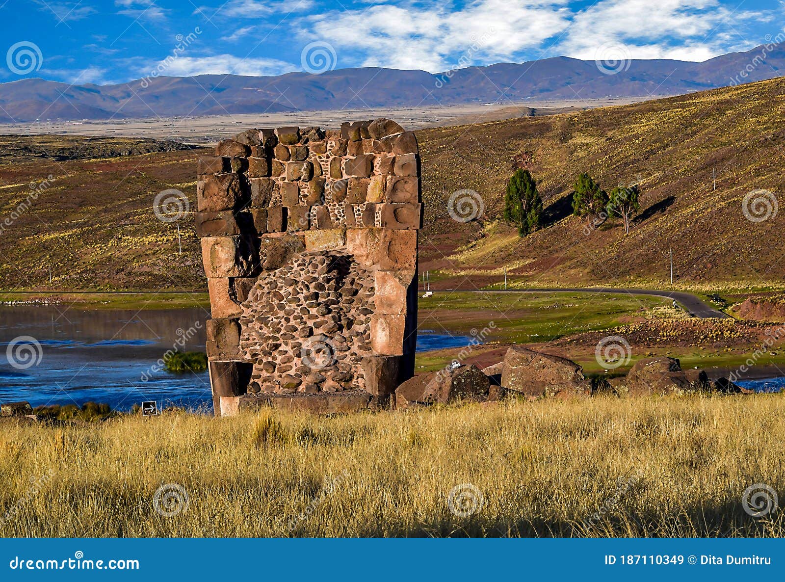 lagarto chullpa, the most famous sillustani tomb -peru 46