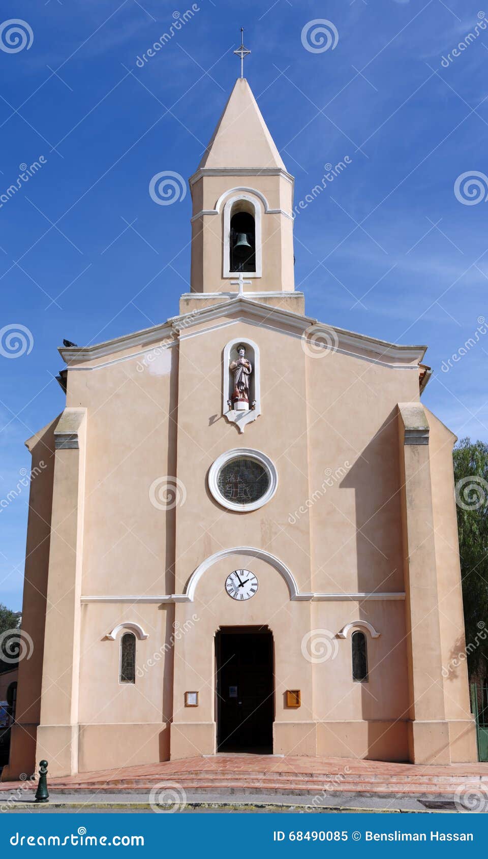 church in giens peninsula