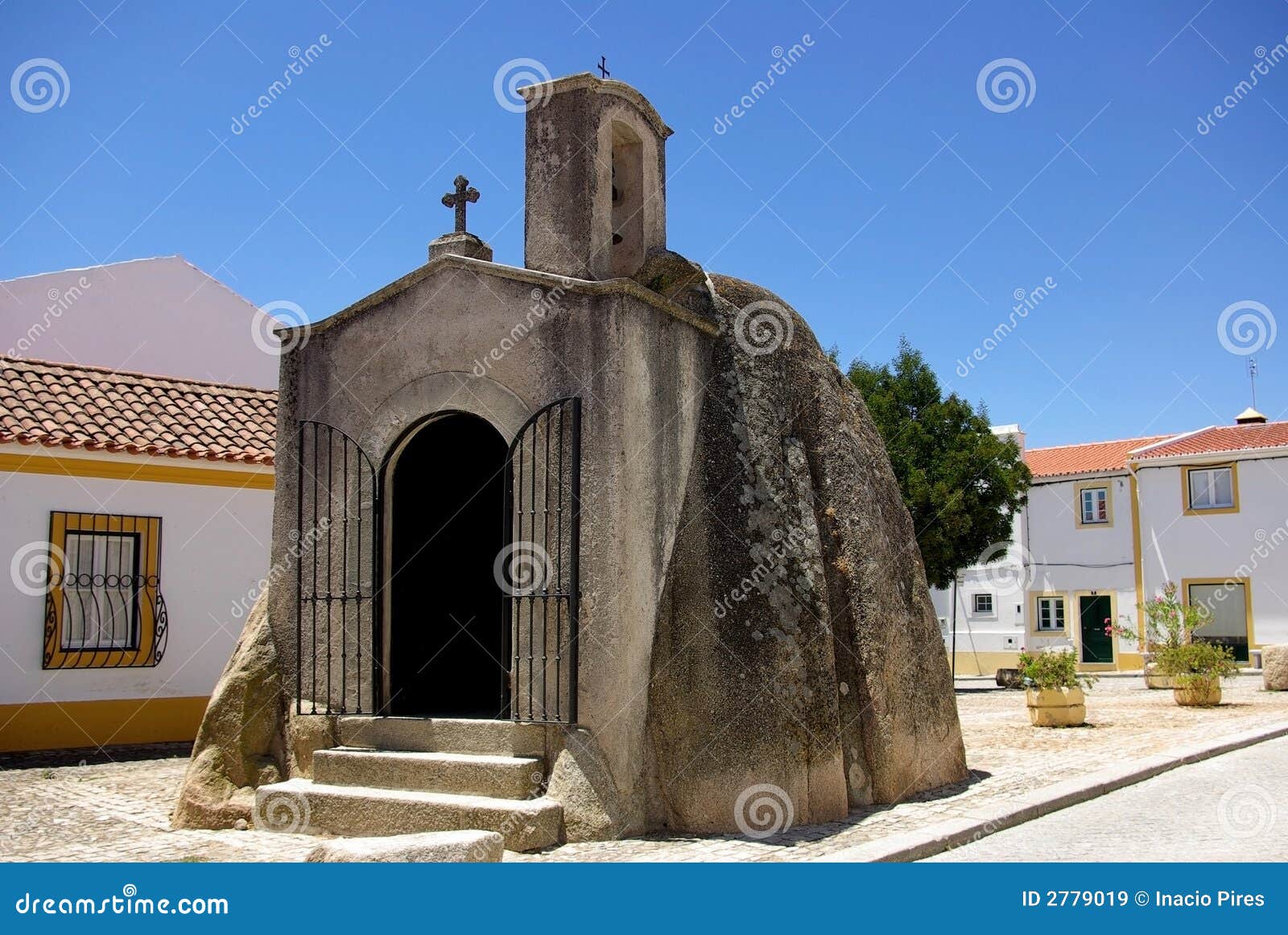 church from megalÃÂ­tic