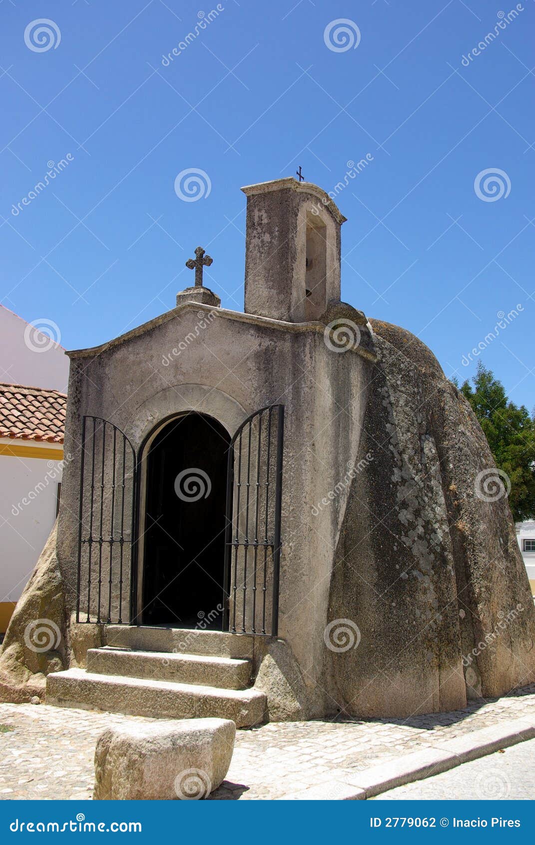 church from megalÃÂ­tic