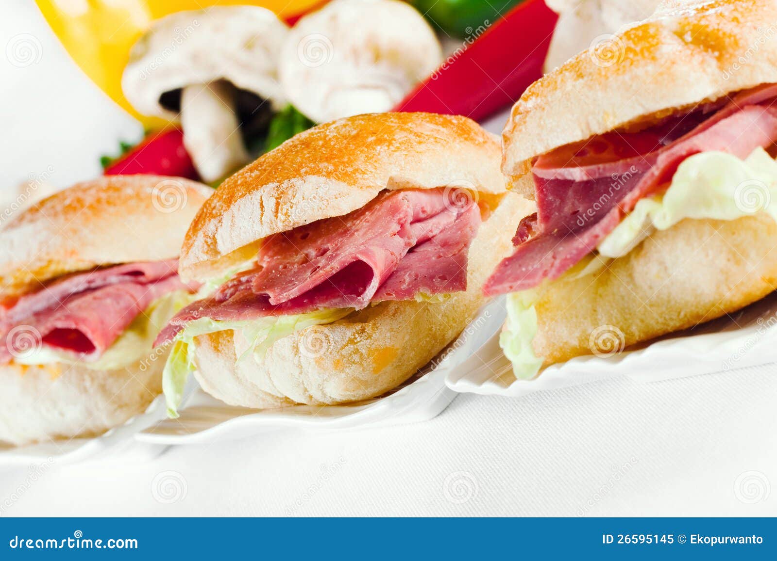 Ciabatta Brotsandwich Mit Schinken Stockbild - Bild von nahrung ...