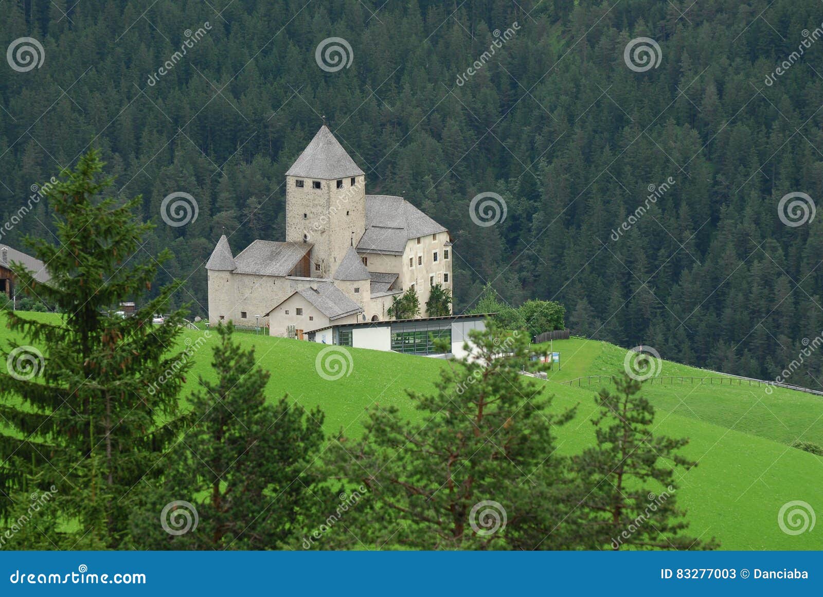 ciastel de tor, san martino in badia, alta badia