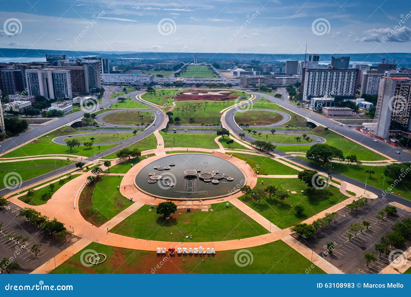 Aerial view of Bento Goncalves, Rio Grande do Sul, Brazil. Famous city in  Brazil. Cristo Rei church. 7465717 Stock Photo at Vecteezy, image size:1600x1157