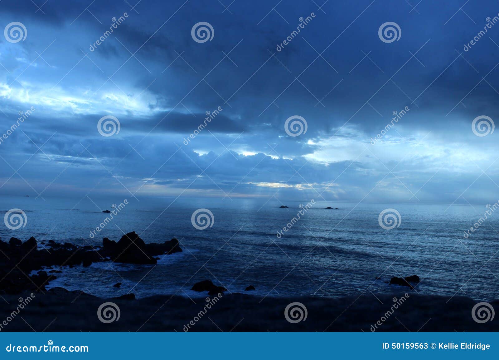 Cielos azules imagen de archivo. Imagen de movimiento - 50159563