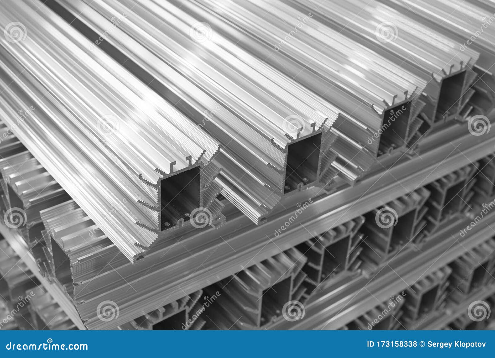 Cierre De Muchos Radiadores De Aluminio Para Equipos Eléctricos De  Refrigeración Foto de archivo - Imagen de primer, concepto: 173158338