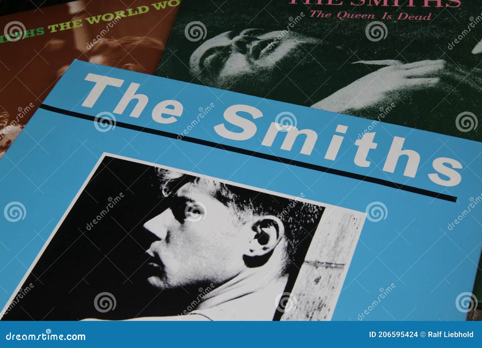 Cierre De Portadas De Discos De Vinilo De La Banda De Música Rock Británica  the Smiths Imagen de archivo editorial - Imagen de estallido, etiqueta:  206595424
