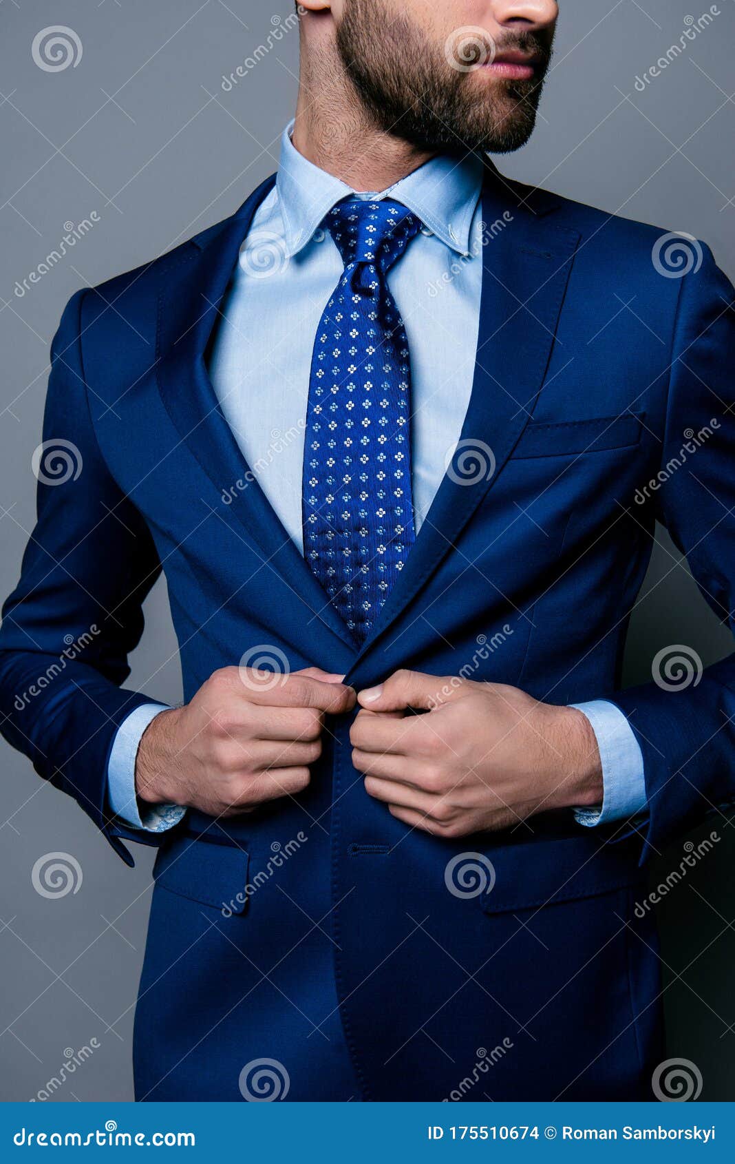 Cierre Retrato Recortado De Un Hombre Apuesto Y Serio Con Azul Y Chaqueta De Corbata Foto de archivo - Imagen de negocios, peinado: 175510674