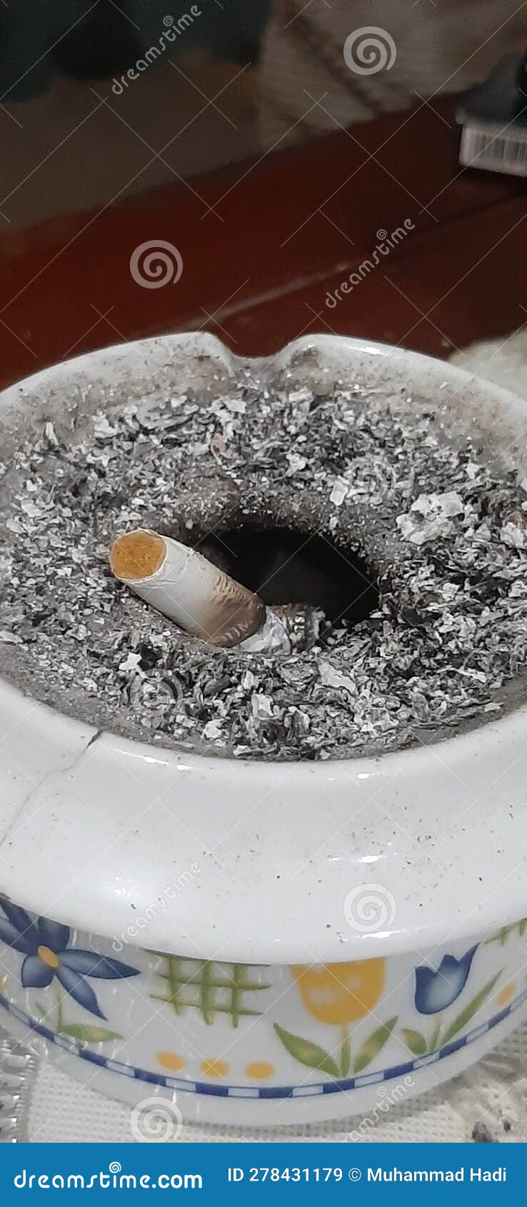 Cigarette ash pot stock image. Image of stand, cigarette 278431179