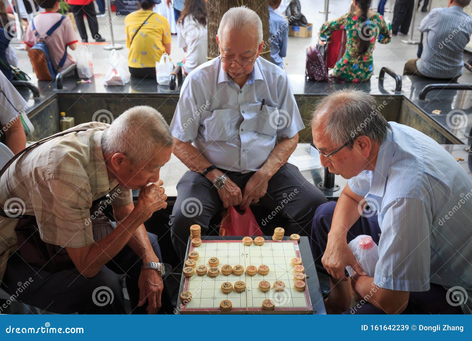 Cingapura-09 JUN 2018: Velho Chinês Joga Xadrez Na Cidade De Cingapura  China, Praça Aberta Imagem de Stock Editorial - Imagem de movimento,  verificadores: 161642239