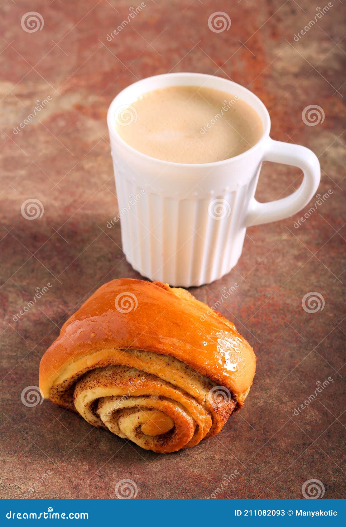 Cinnamon bun and coffee stock image. Image of bake, brunch 211082093