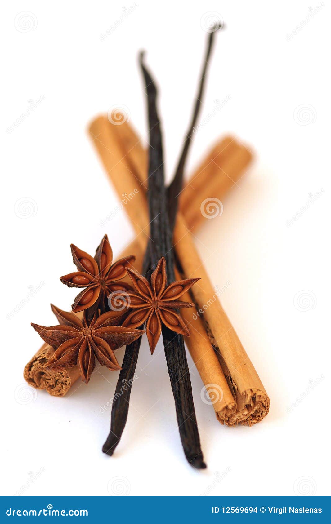 cinnamon vanilla star anise 12569694