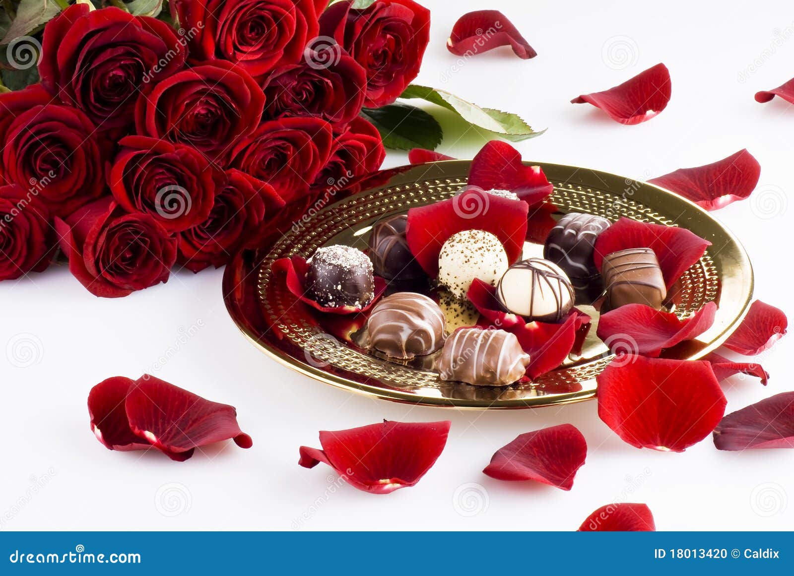 Cioccolato e rose fotografia stock. Immagine di piastra 18013420