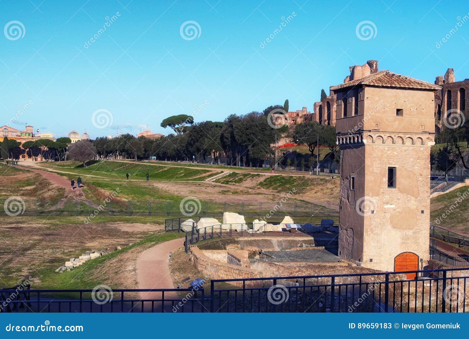 circus maximus circo massimo - ancient roman chariot racing stadium and mass entertainment venue located in rome.