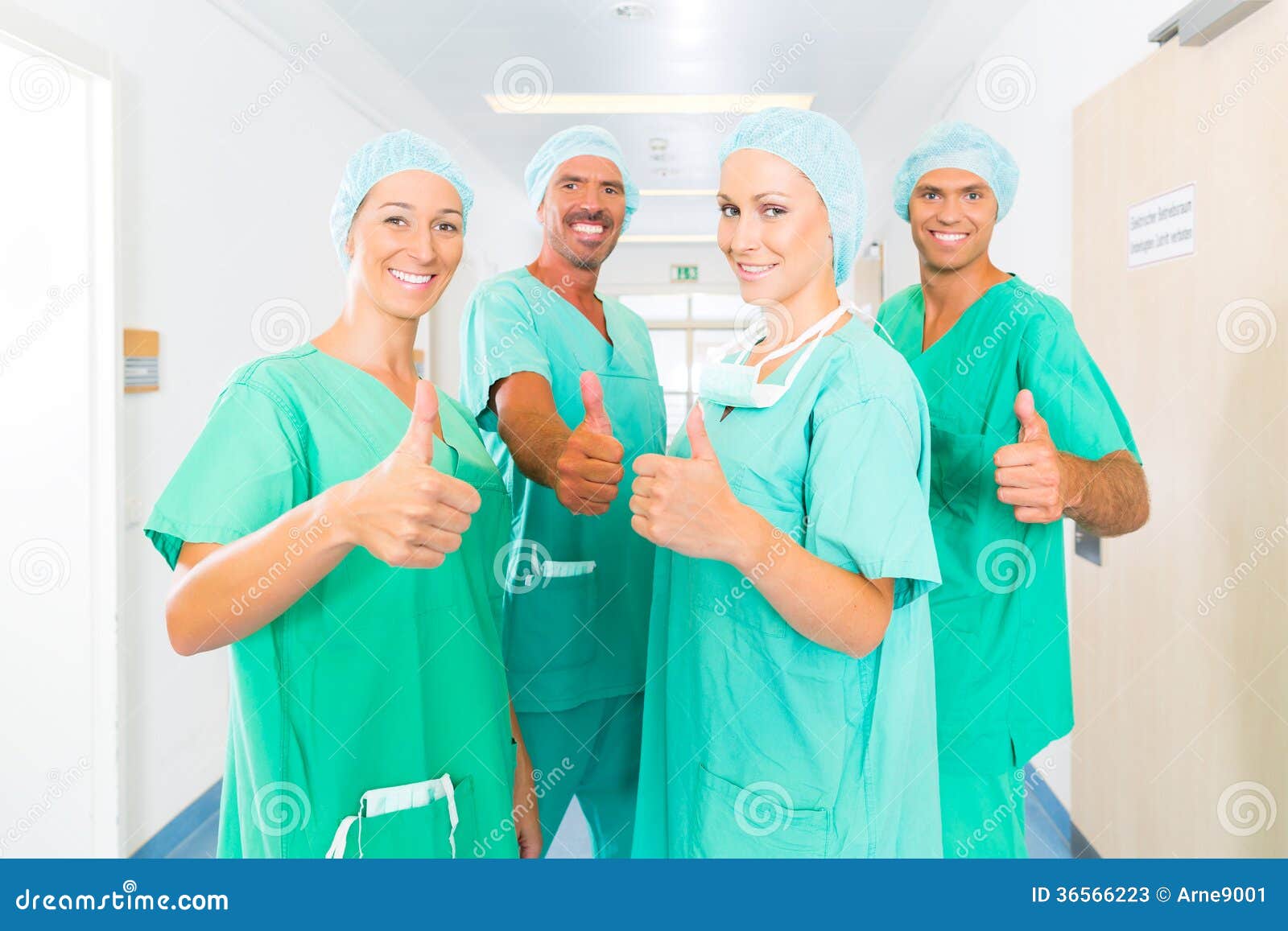 https://thumbs.dreamstime.com/z/cirurgi%C3%B5es-no-hospital-ou-na-cl%C3%ADnica-como-equipe-36566223.jpg