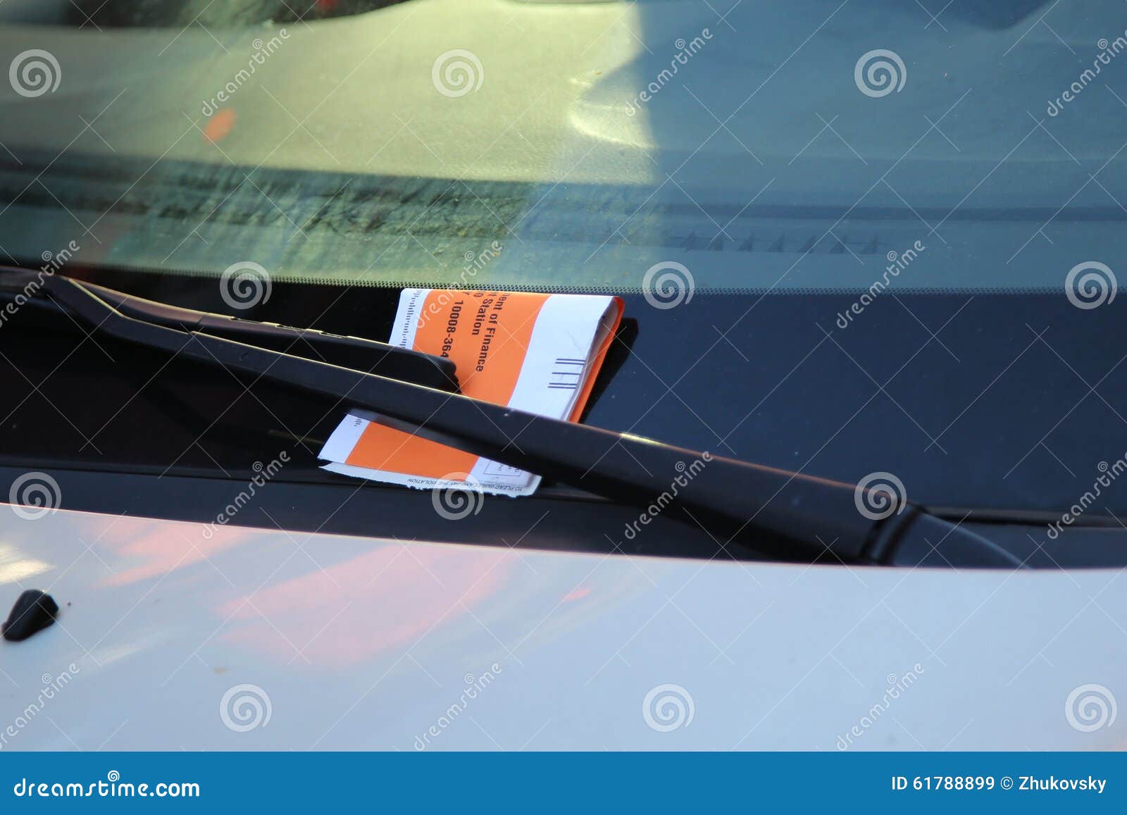 Citation Illegale De Violation De Stationnement Sur Le Pare Brise De Voiture A New York Image Stock Image Du Pare Violation 6179 Citation Illegale De Violation De Stationnement Sur Le Pare Brise De Voiture A New York Image Stock Image Du Pare Violation 6179