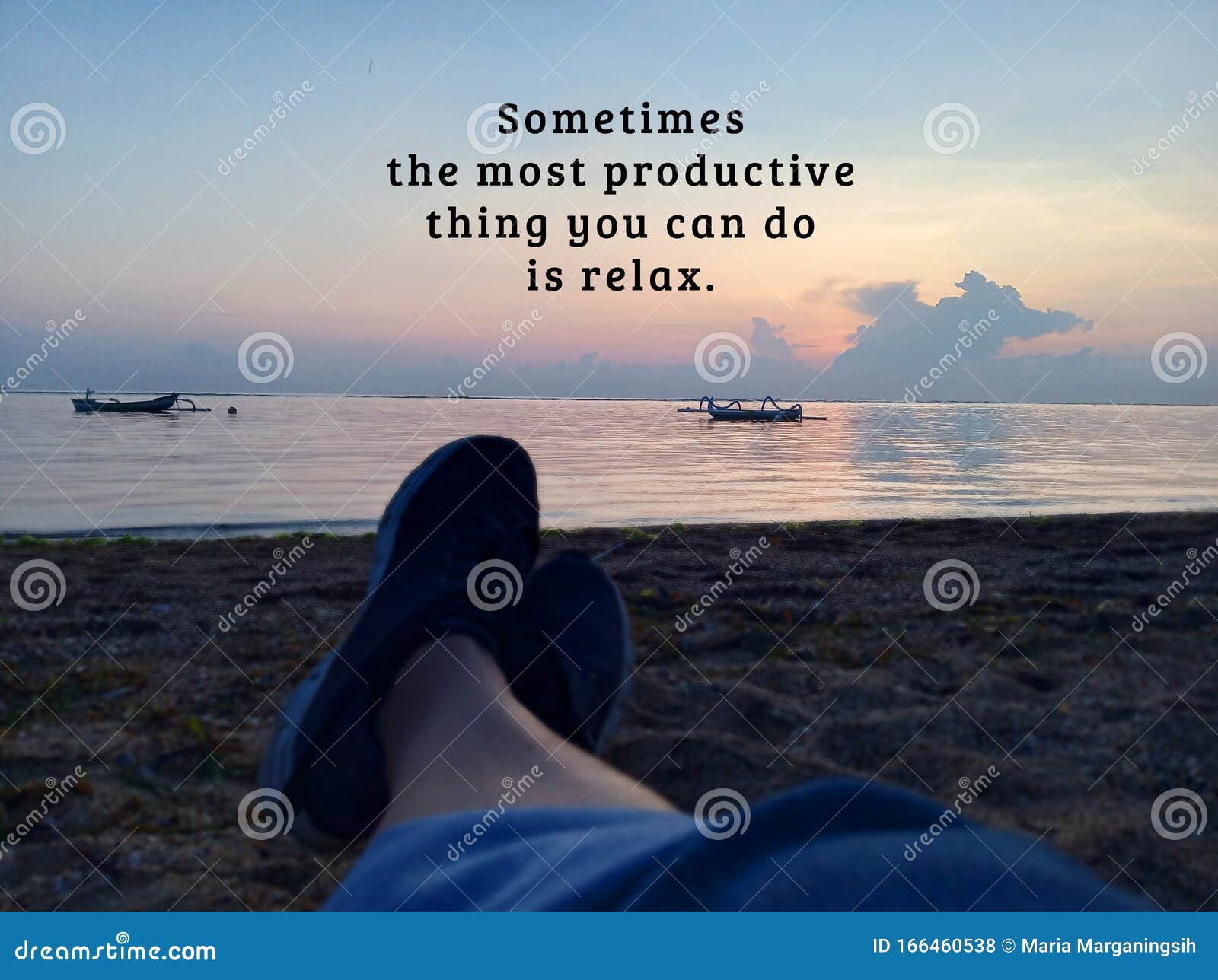 Citation Inspiree Parfois La Chose La Plus Productive Que Vous Pouvez Faire C Est De Se Detendre Troubles Avec Les Jambes D Un Photo Stock Image Du Plage Duree
