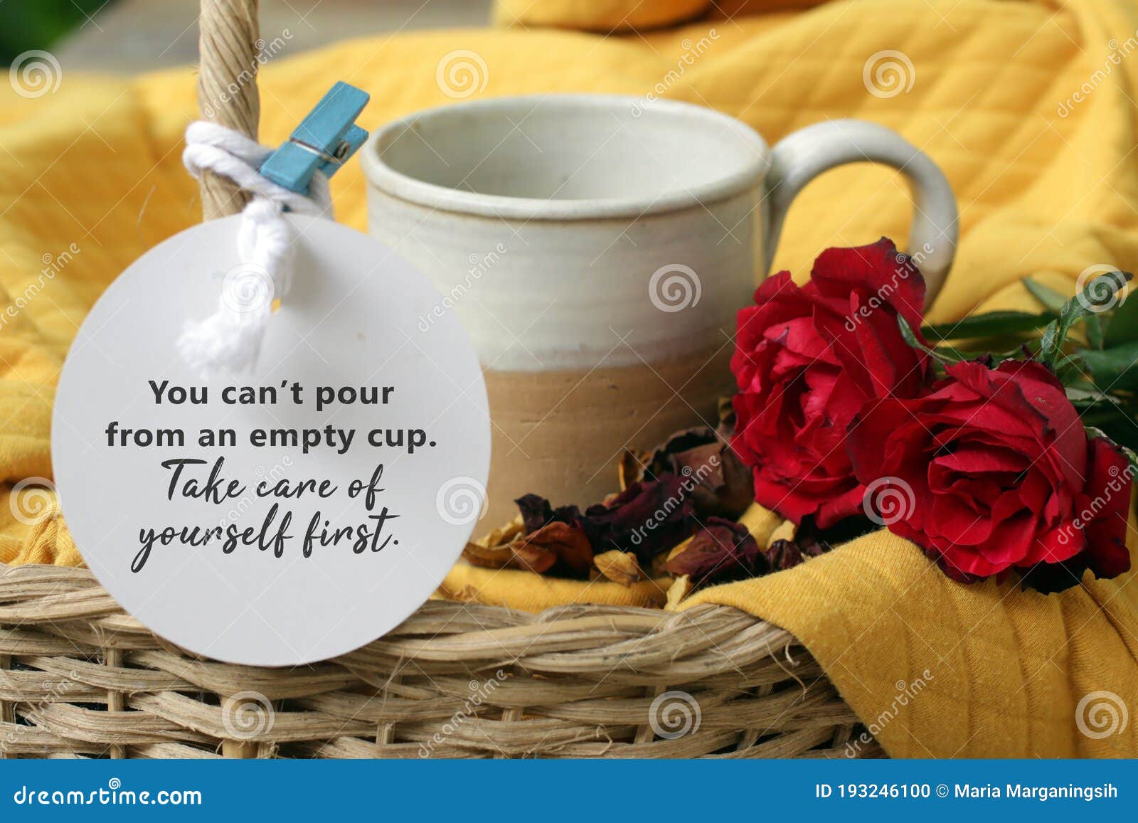 Citation Inspiree Que Vous Ne Pouvez Pas Rendre Une Tasse Vide Prends Soin De Toi D Abord Message Texte Ecrit Sur Le Papier De B Photo Stock Image Du Mieux Cannot