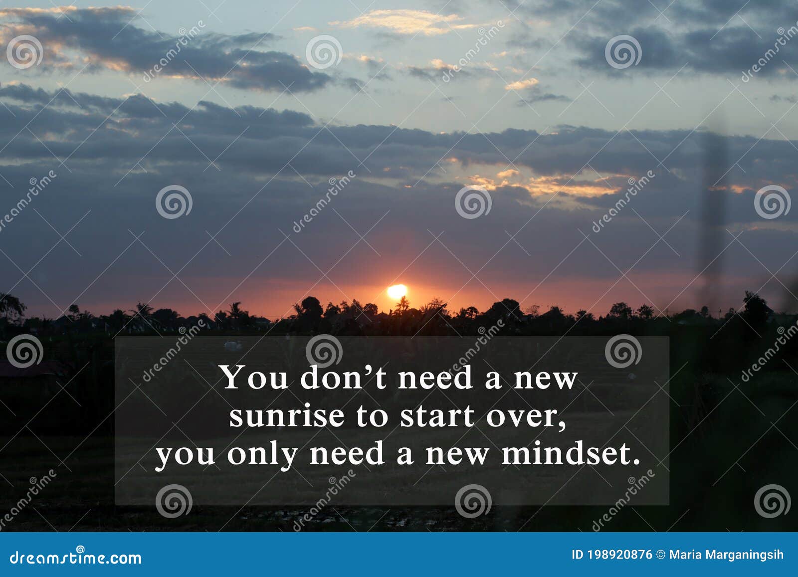 Citation Inspiree Vous N Avez Pas Besoin D Un Nouveau Lever De Soleil Pour Vous Recommencer Suffit D Une Autre Facon De Voir Les Photo Stock Image Du Milieux Zone