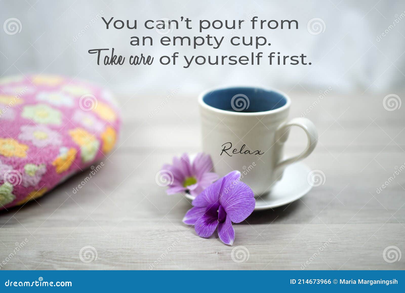 Citation Inspirante Que Vous Ne Pouvez Pas Verser D Une Tasse Vide Prends Soin De Toi D Abord Amour De Soi Et Concept De Soins A Photo Stock Image Du Vide Chaud