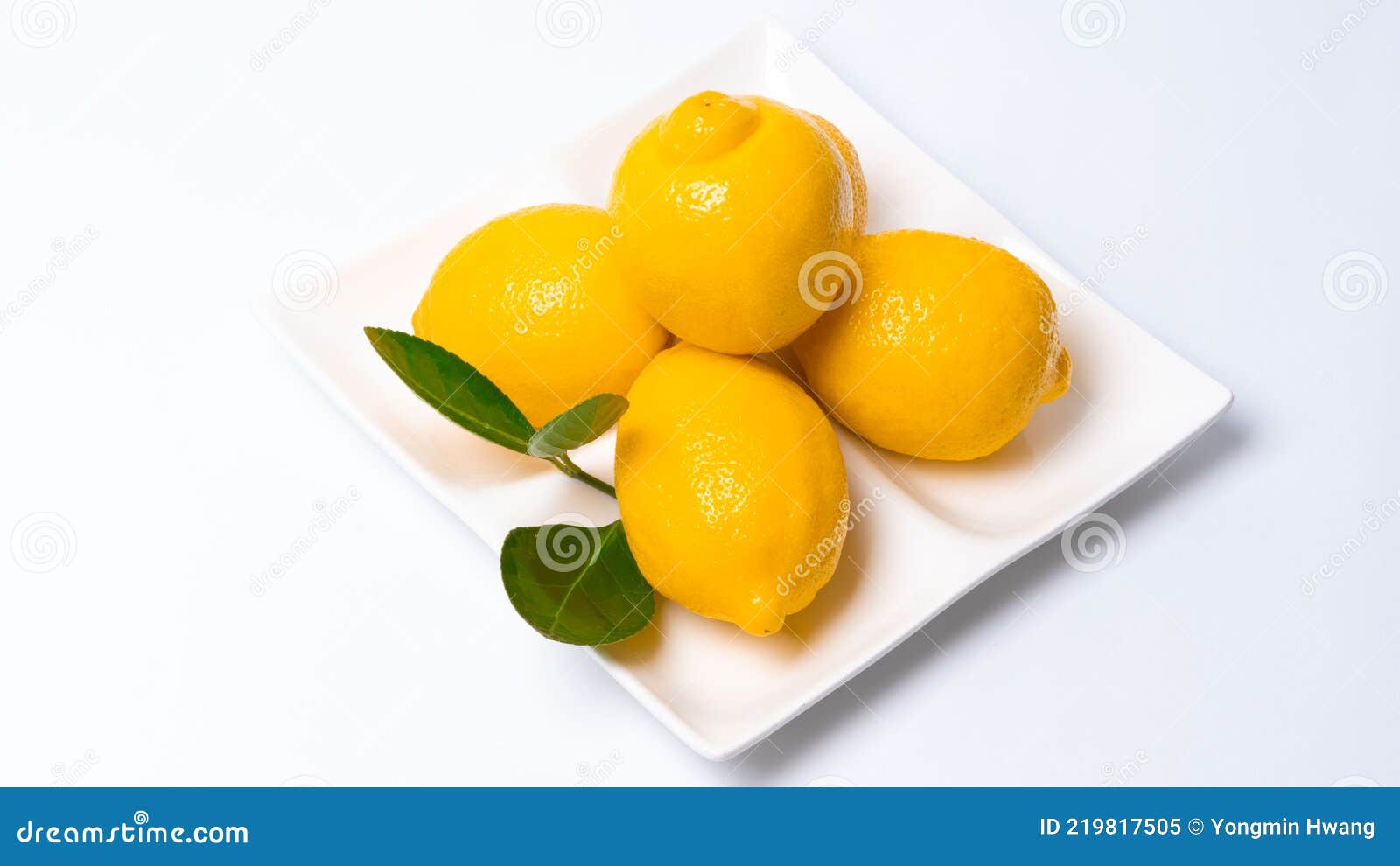 Citron Avec Un Goût Frais Et Agrumes Comme Une Perle Jaune