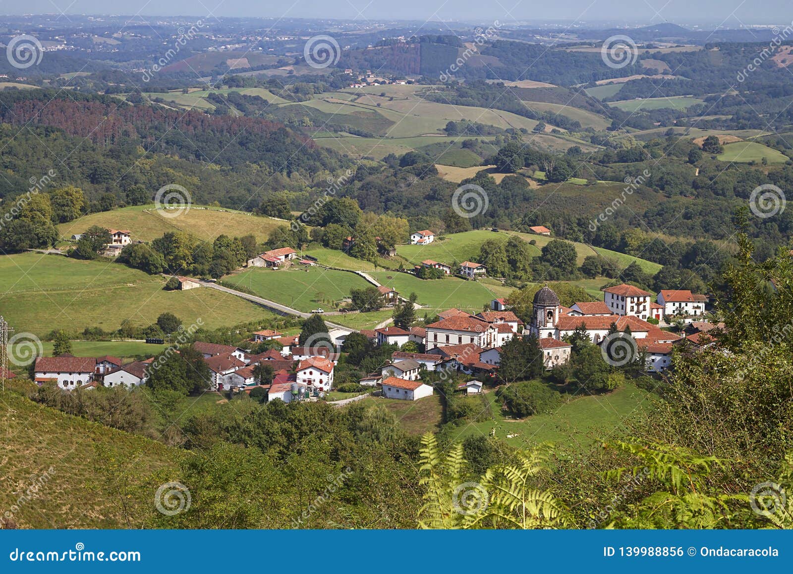 Citta Di Elizondo In Spagna Fotografia Stock Immagine Di Aperto Paese