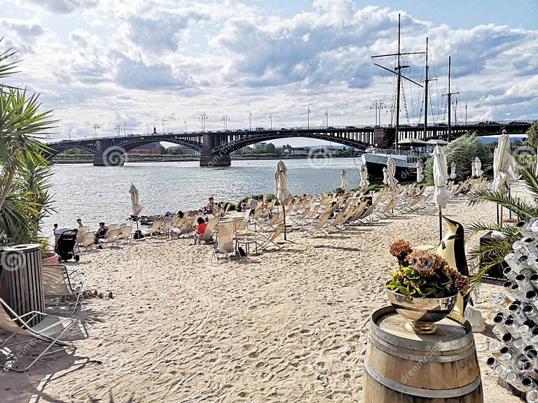 City Beach (Rheinstrand) in MainzKastel with Theodorheuss Bridge in
