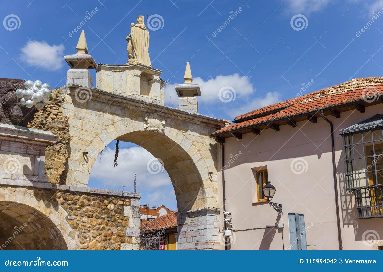 city gate arco de carcel in leon