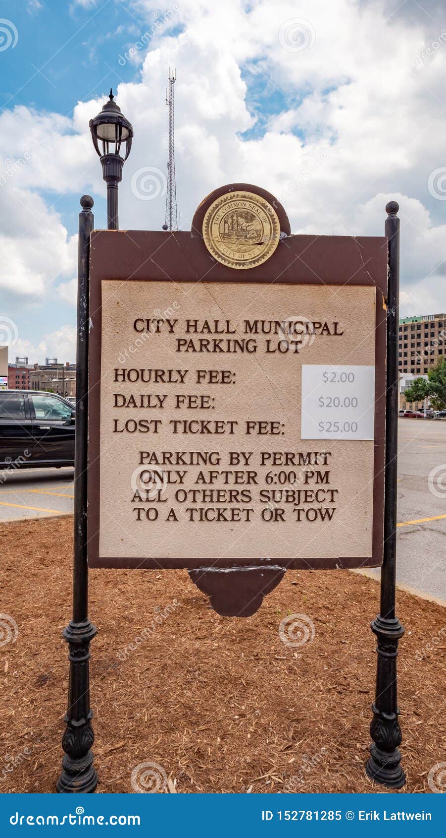 City Hall Municipal Parking Lot In St Louis - ST. LOUIS, USA - JUNE 19, 2019 Editorial Image ...