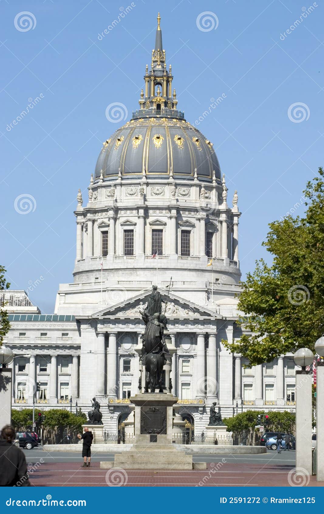 City Hall with statues stock photo. Image of column, leaf 2591272