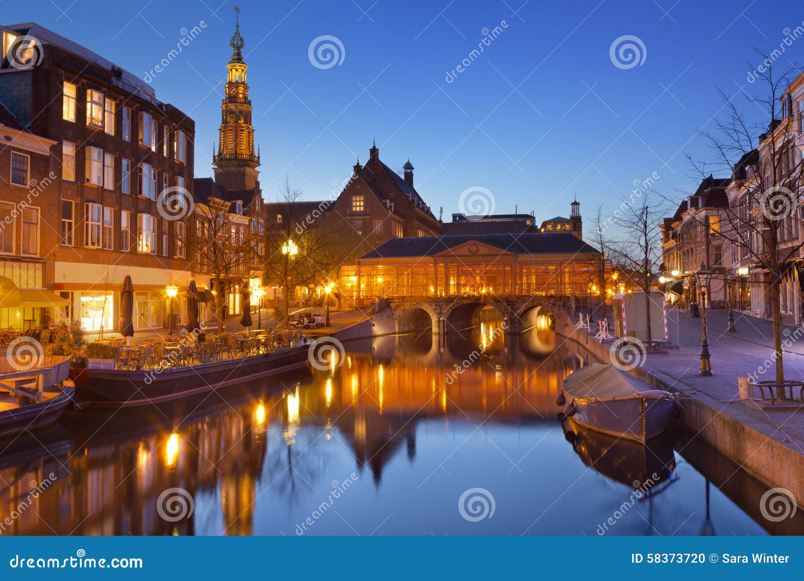 city of leiden, the netherlands at night