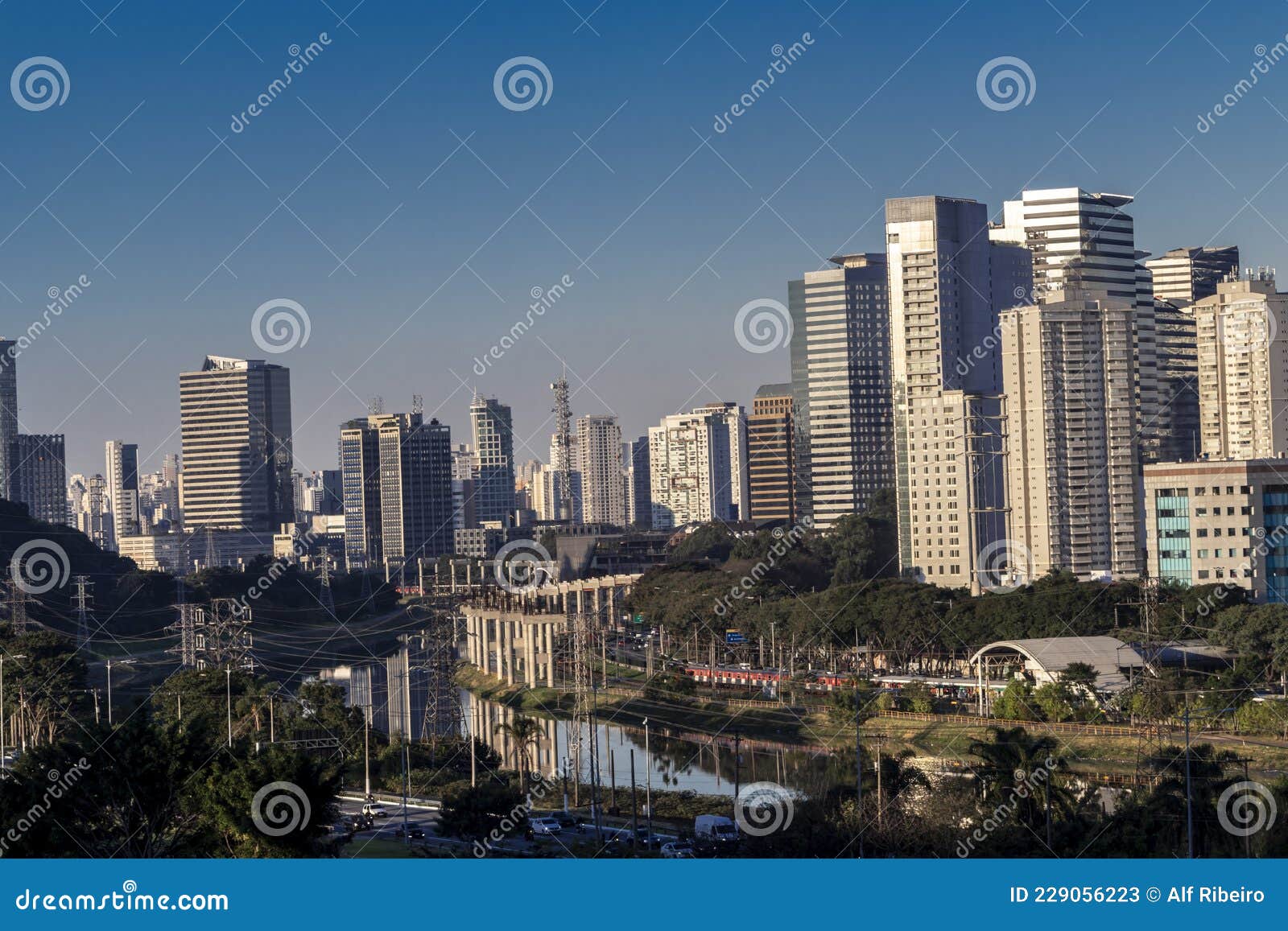 city skyline, with marginal avenue and pinheiros river