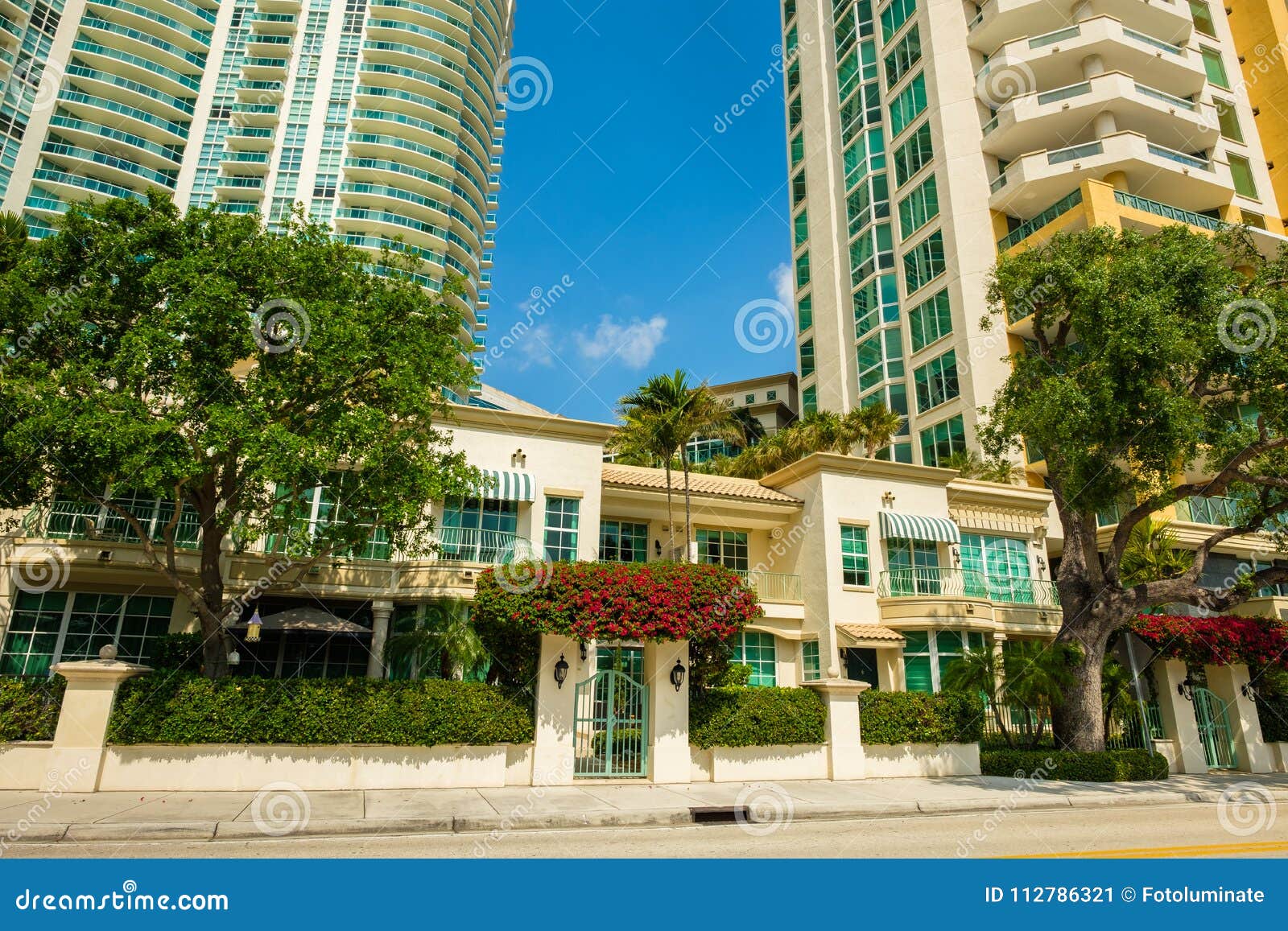 las olas riverwalk