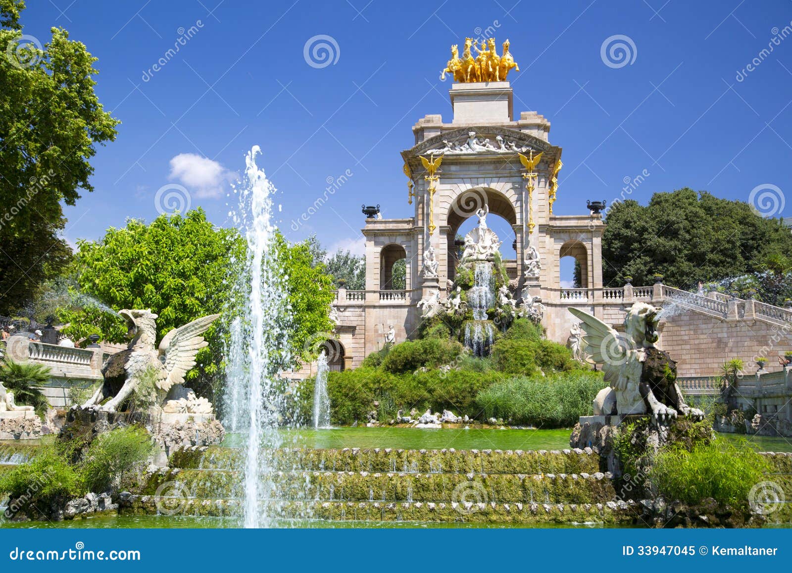 ciudadela park in barcelona spain